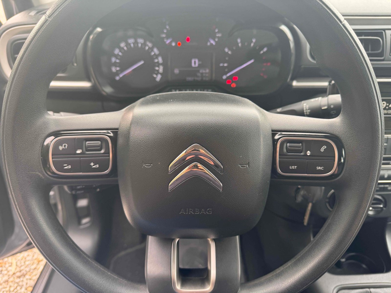 
								Citroen C3 1.2i Feel full									